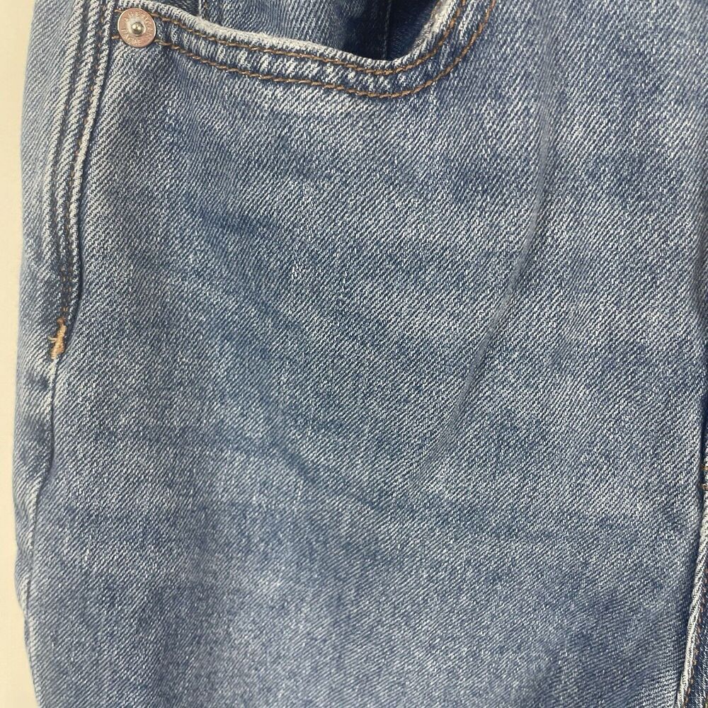 American Eagle Distressed Lightweight Mom Jean Size 2 Reg - Picture 9 of 10